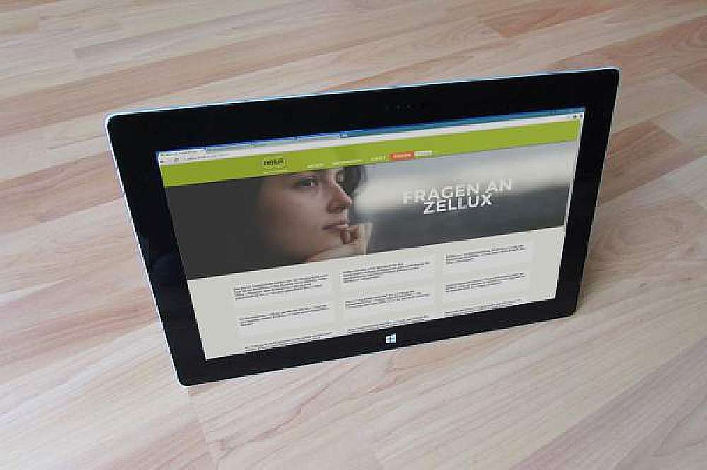 Tabletcomputer mit zellux.net